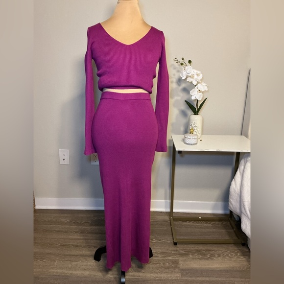 Olive & Oak Dresses & Skirts - Elegant Pink Knit Skirt